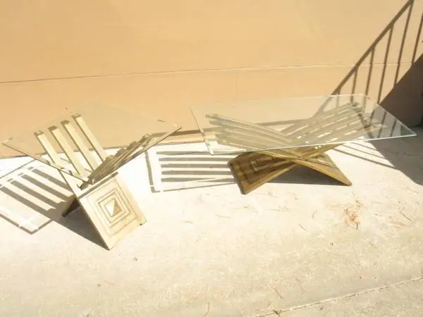COFFEE TABLE AND END TABLE