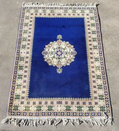 Moroccan wool carpet 5x7