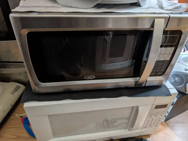 Used microwaves in good working condition.