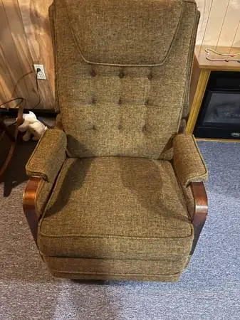 Rocker/Recliner Lounge Chair