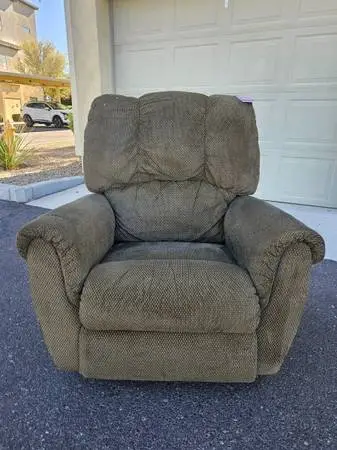 NEW LAZY BOY ROCKER RECLINER CHAIR