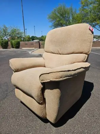 NEW LAZY BOY GLIDER/360 SWIVEL RECLINER CHAIR