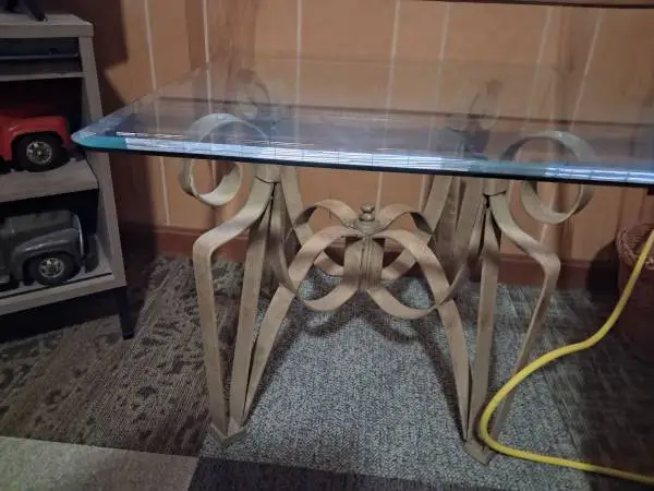 GLASS TOP TABLE
