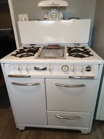 Vintage Wedgewood Monterey 1950s Stove/Oven