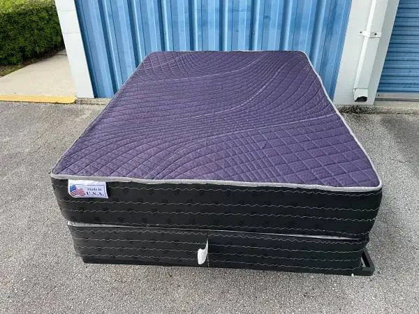 Full Size Memory Foam Mattress & Box Spring + Frame - Used/Set