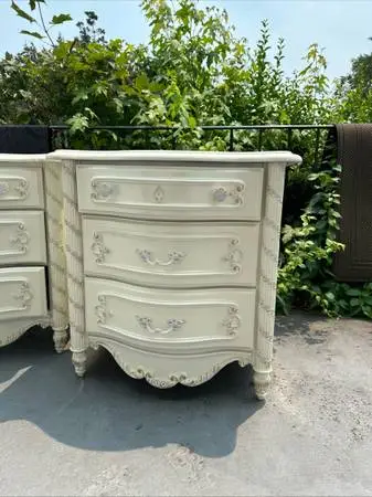 the ACME Furniture Pearl 3-Drawer Nightstand (Model 01013)