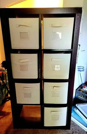 8 cube storage room divider with 7 bins
