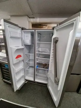 36inch Frigidaire side by side stainless steel refrigerator counter-de