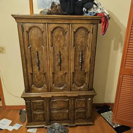 Furniture (6 pieces for one bedroom complete set))