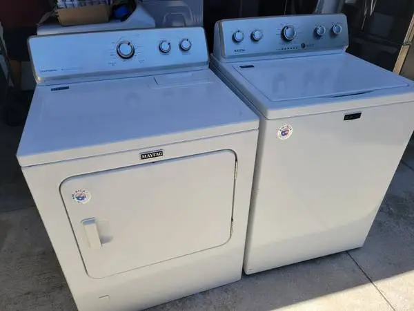 Maytag Centennial 4.2 Cubic Ft Top Loader Washer @ Gas Dryer Set