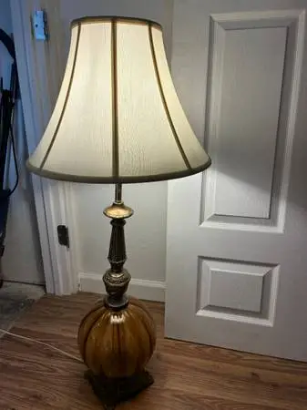 VTG MID CENTURY MODERN MCM BRASS BRONZE AMBER OPTIC GLASS TABLE LAMP