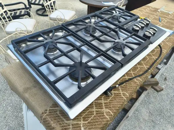SS Wolf Drop In Cooktop Natural Gas Model # CT36G/S Used Good Cond