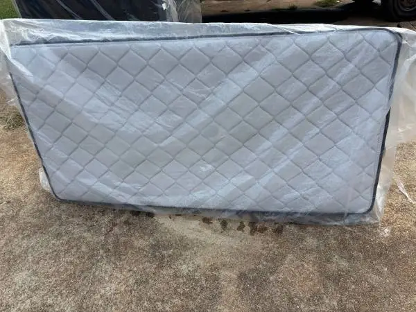 Full size mattress (never used)