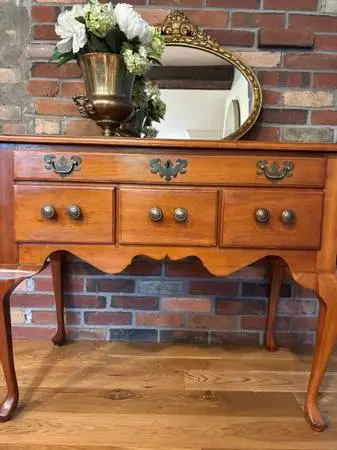 American Queen Anne Table