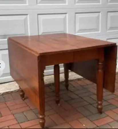 Extendable Dinning Room Table