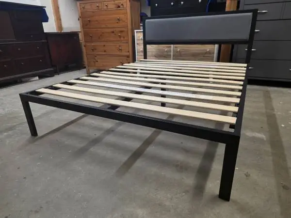 Modern Gray / Black Metal Queen Size Platform Bed Frame