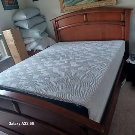 Queen Bed