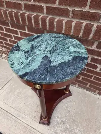 Green marble vintage 1982 Bombay table top with mahoganey base p