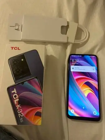 TCL k32 5g for metro pcs with original box and charger