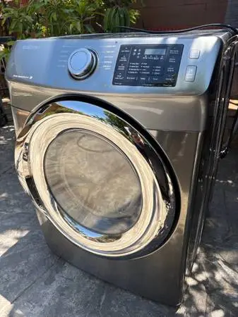 Samsung has dryer digital cond good