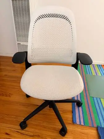 Haworth Breck Office Chair, lunar color (grayish White )