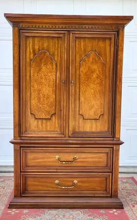 Armoire Gentlemans Dresser
