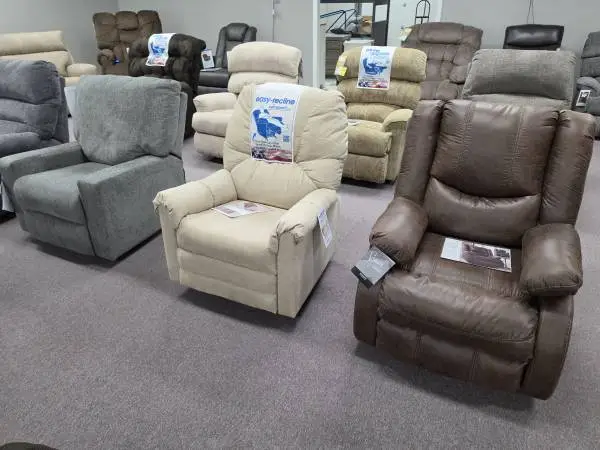 😎 Recliner Brand New - TAX FREE 😎