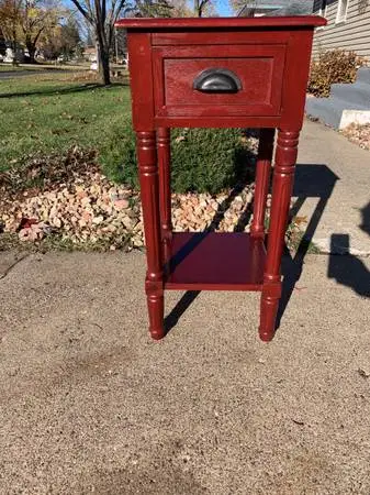 **** RED // MAROON **** ACCENT TABLE *** W / STORAGE DRAWER * LIKE NEW