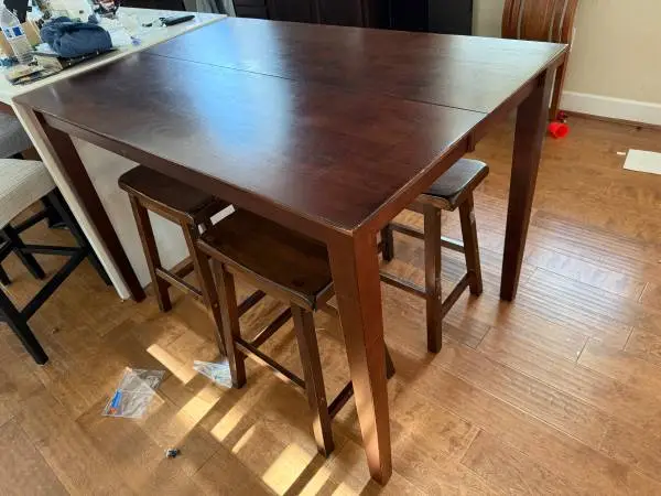 Counter height table expandable
