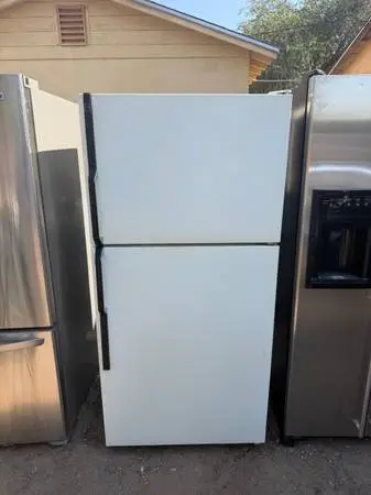 Kenmore White Top Freezer Bottom Fridge Refrigerator For Sale $100
