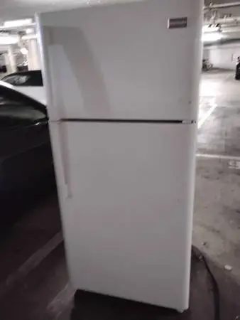 Refrigerator freezer super cold