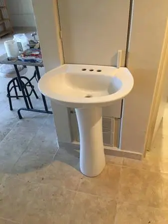 Bathroom pedestal sink