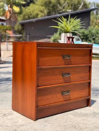 Mid Century Modern Vintage 1960s Walnut Bachelors Chest Dresser