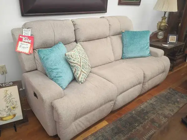Quality Electric Reclining Sofa by Best>Made in USA