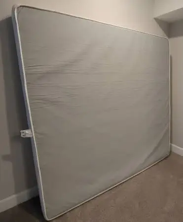 King size foundation / boxspring