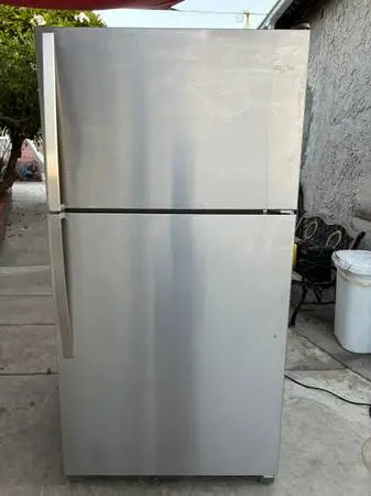 2023 Whirlpool Stainless Steel 21 cubic foot Top Freezer Refrigerator