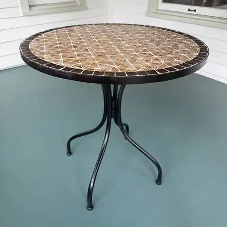 Round Outdoor Bistro Table