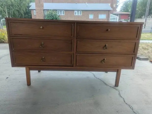 MCM dresser