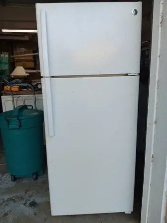GE Refrigerator