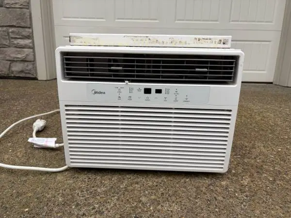 Window air conditioner, Midea 10,000 btu