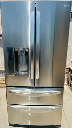 LG 33 Inch, 24.7 cu.ft. 4-door French Door smart Refrigerator