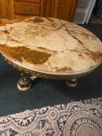 ONYX COFFEE TABLE