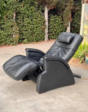 Human Touch Perfect Chair PC-085 Zero Gravity Power Recliner Black
