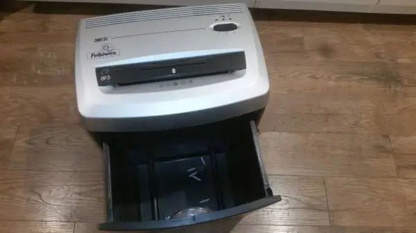 Fellowes DM12C Paper shredder