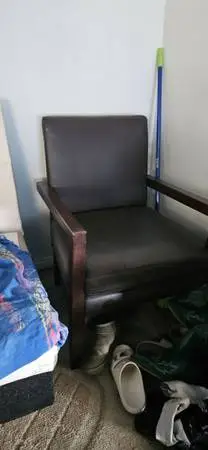 Like New Leather Chair