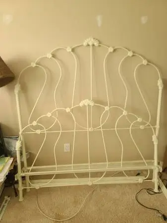 Worthen Antique Iron bed queen white
