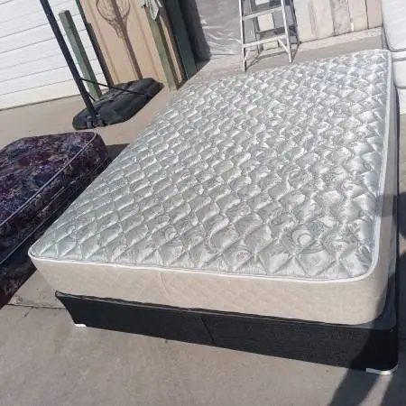 Queen mattress and box spring