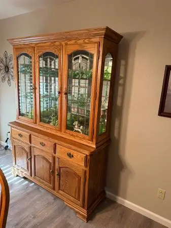 China / Display Hutch