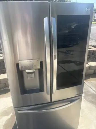Counter depth refrigerator