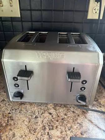 WARING FOUR SLICE TOASTER
